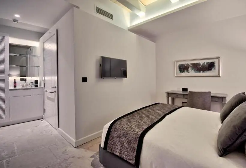 اتاق استاندارد برای معلولان, 66 Saint Paul S & Spa