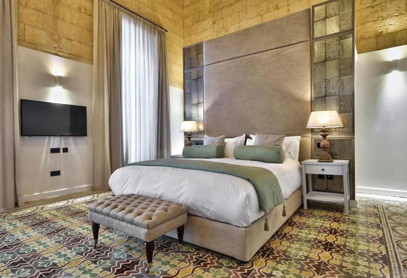 سوییت, 66 Saint Paul S & Spa