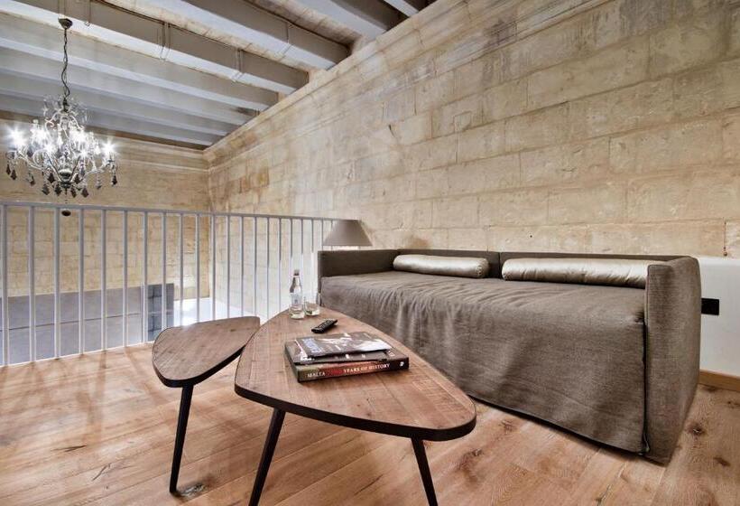 سوییت, 66 Saint Paul S & Spa