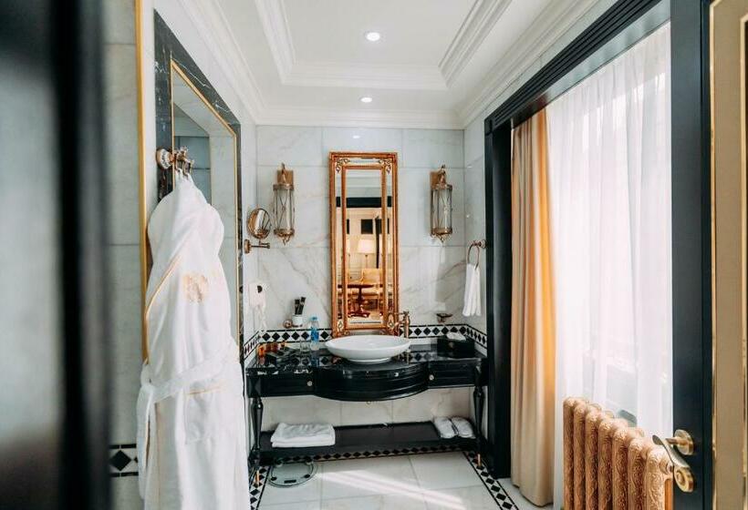 디럭스 룸, Golden Palace Hotel Yerevan