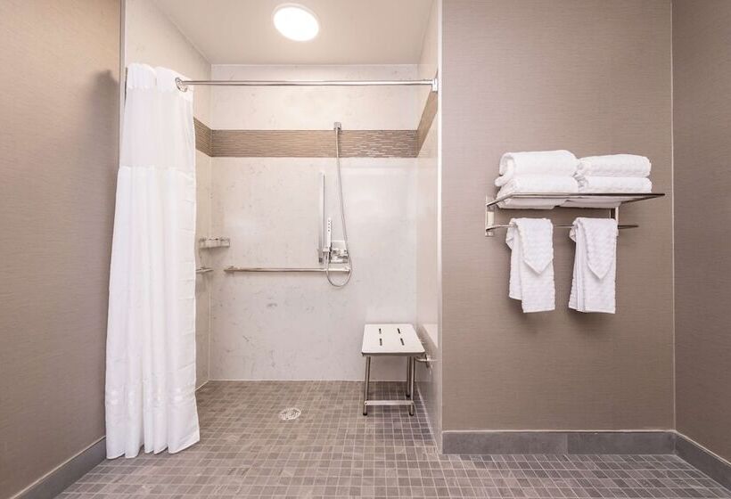 Люкс Адаптированный для Инвалидов, Best Western Plus Temecula Wine Country Hotel & Suites