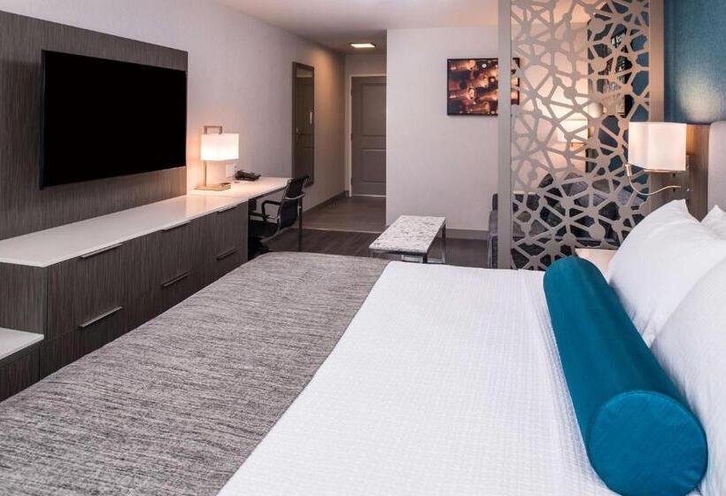 带大床的套房, Best Western Plus Temecula Wine Country Hotel & Suites