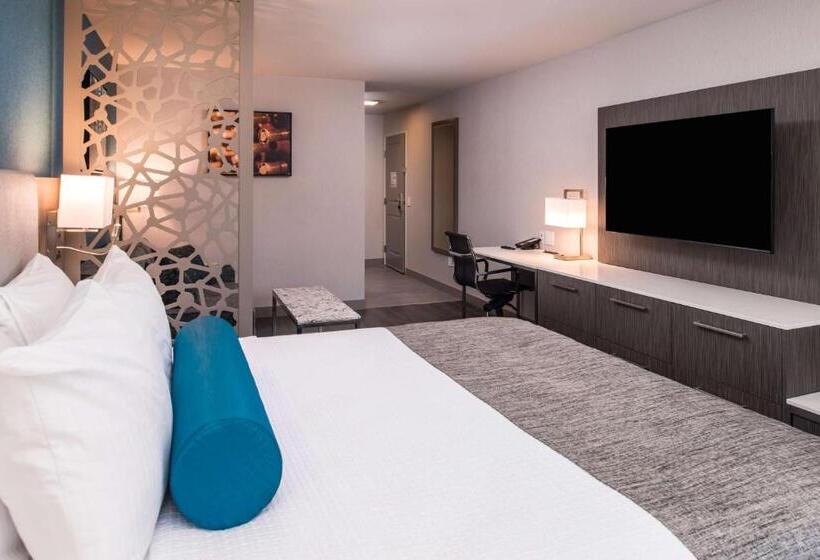 带大床的套房, Best Western Plus Temecula Wine Country Hotel & Suites