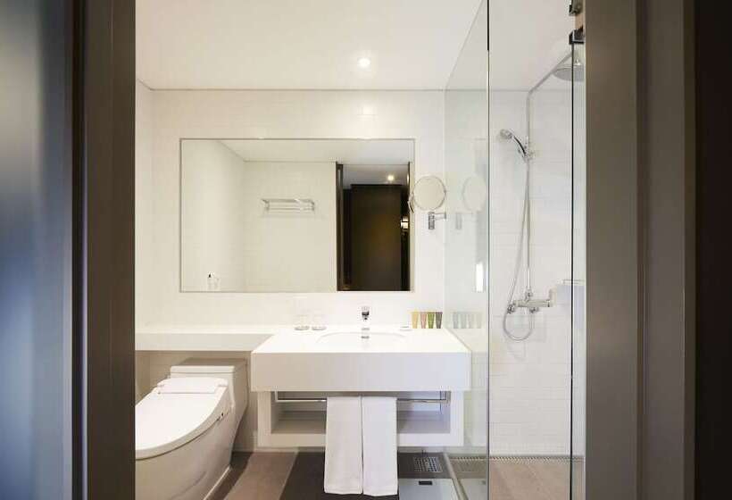 Quarto Estandar, Glad Mapo