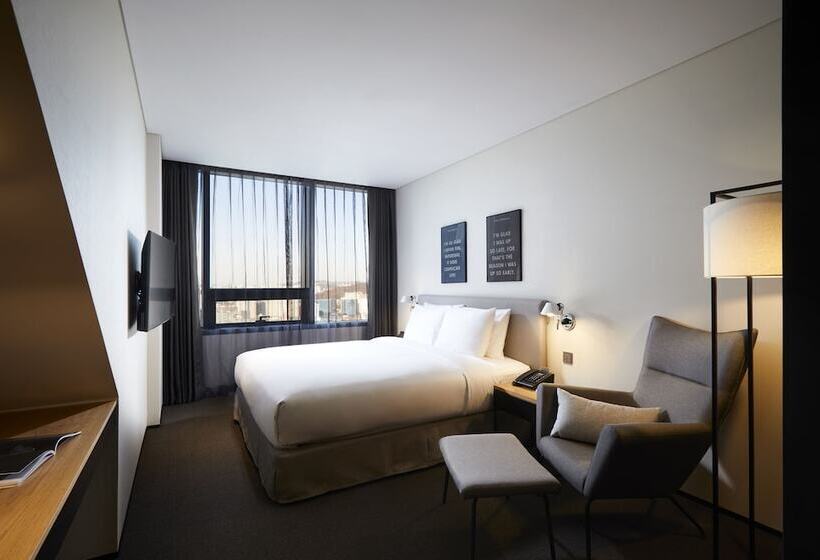 Quarto Estandar, Glad Mapo