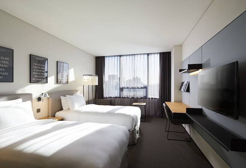 Quarto Deluxe, Glad Mapo