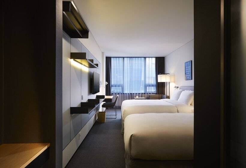 Quarto Deluxe, Glad Mapo