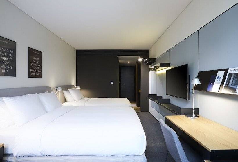 Quarto Estandar, Glad Mapo