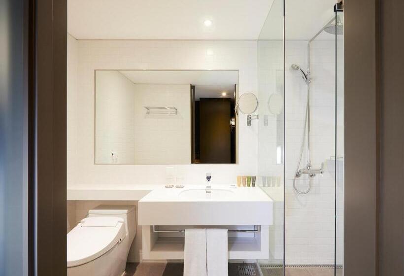 Quarto Estandar, Glad Mapo