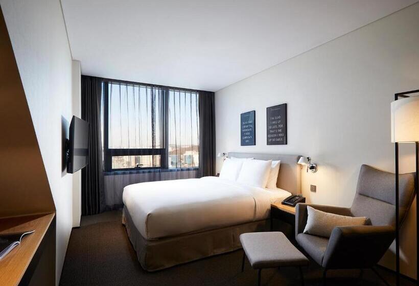 Quarto Estandar, Glad Mapo