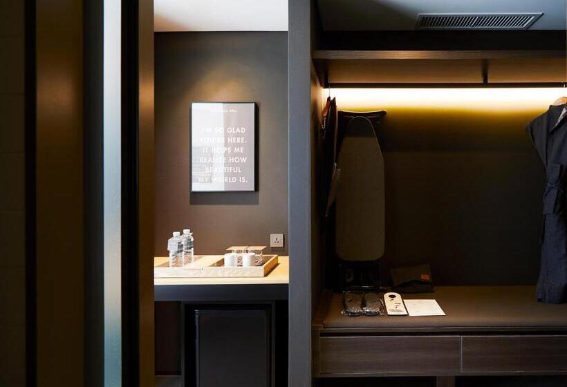 Quarto Deluxe, Glad Mapo