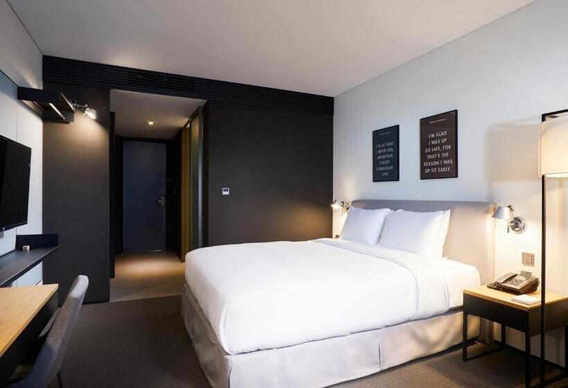 Quarto Deluxe, Glad Mapo