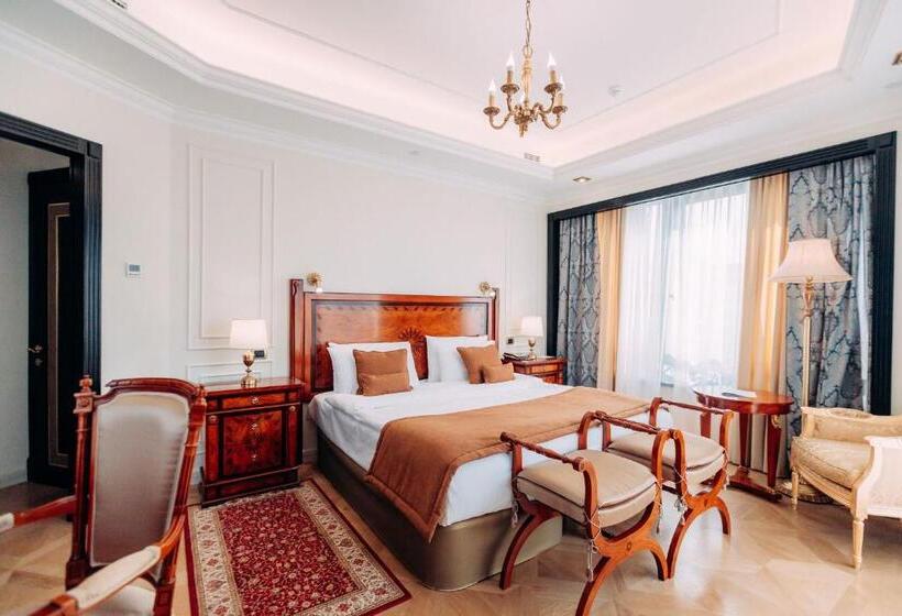 주니어 스위트, Golden Palace Hotel Yerevan