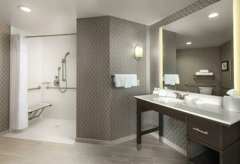 身障者適用スイートルーム, Homewood Suites By Hilton Teaneck Glenpointe
