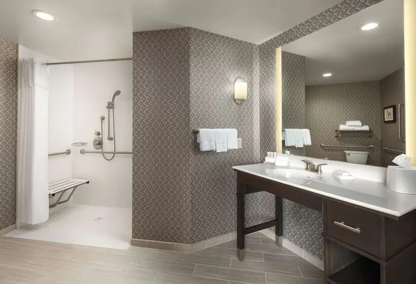 身障者適用スイートルーム, Homewood Suites By Hilton Teaneck Glenpointe