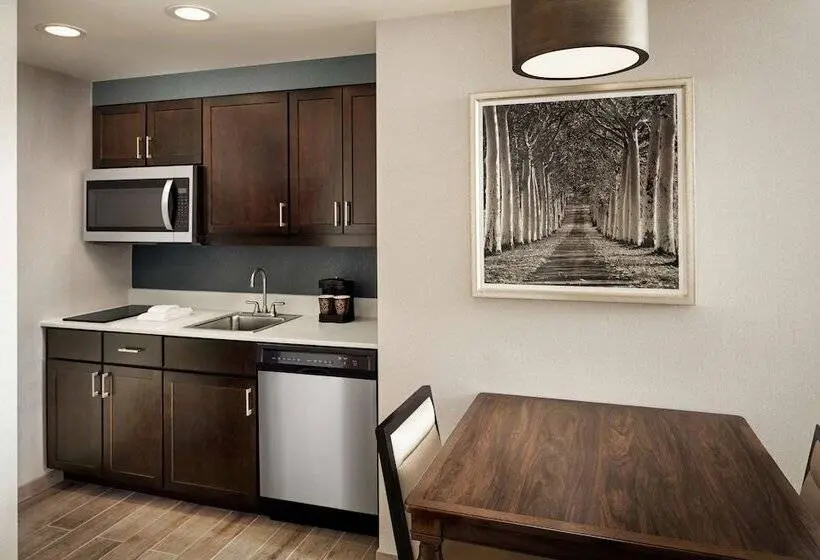 身障者適用スイートルーム, Homewood Suites By Hilton Teaneck Glenpointe