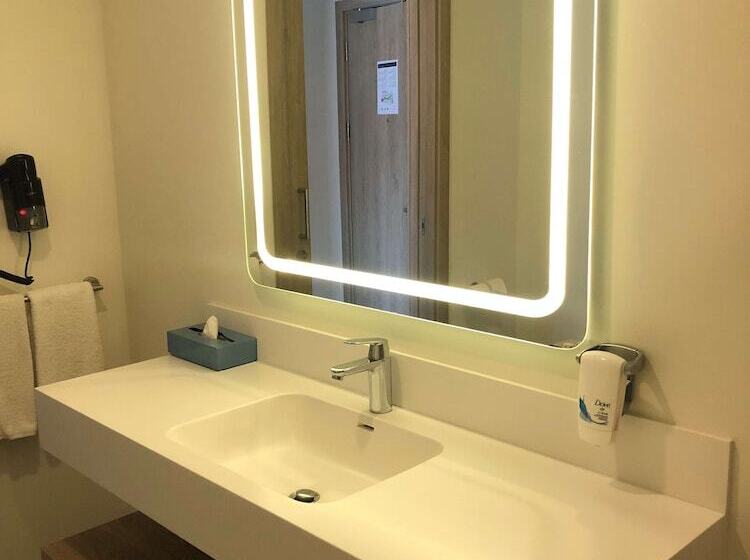 Superior Room with Views, Park Inn By Radisson Istanbul Airport Odayeri