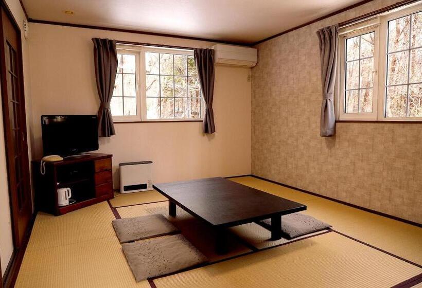 חדר משפחתי, Paper Moon