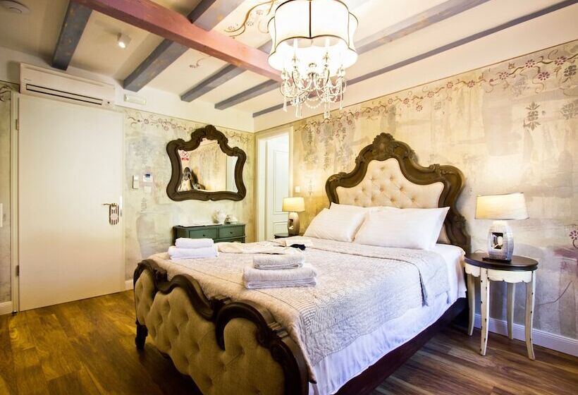 اتاق لوکس, Plaza Marchi Old Town   Mag Quaint & Elegant Boutique Hotels