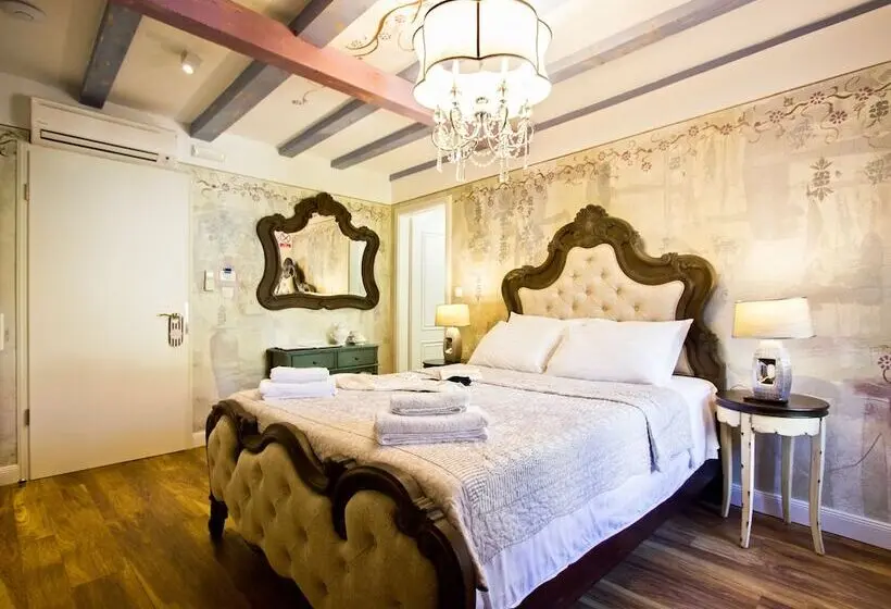 デラックスルーム, Plaza Marchi Old Town Mag Quaint & Elegant Boutique Hotels