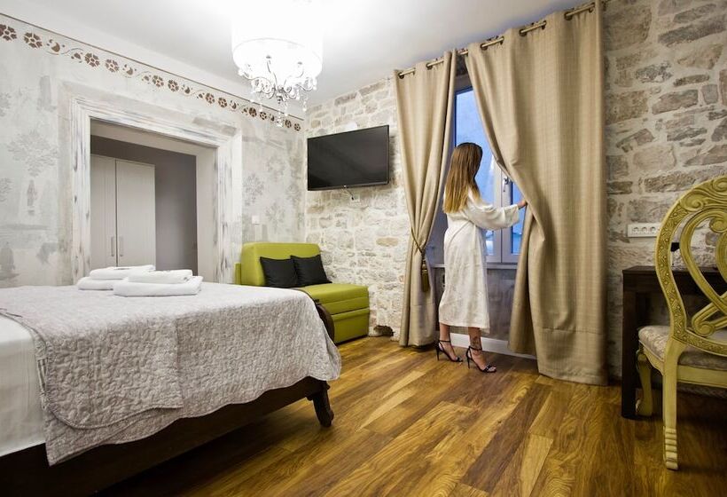 디럭스 룸, Plaza Marchi Old Town   Mag Quaint & Elegant Boutique Hotels