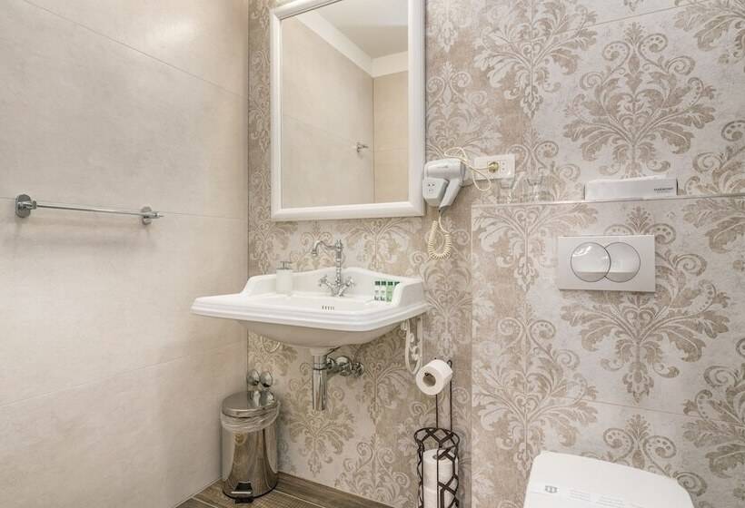 اتاق لوکس, Plaza Marchi Old Town   Mag Quaint & Elegant Boutique Hotels