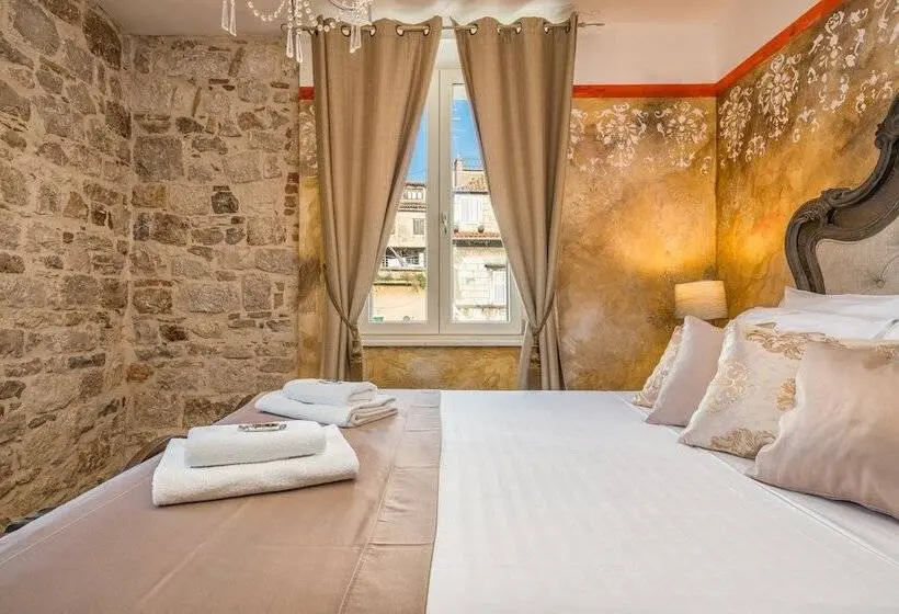 デラックスルーム, Plaza Marchi Old Town Mag Quaint & Elegant Boutique Hotels