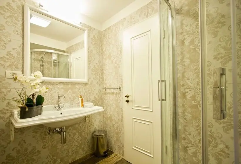 デラックススイート, Plaza Marchi Old Town Mag Quaint & Elegant Boutique Hotels