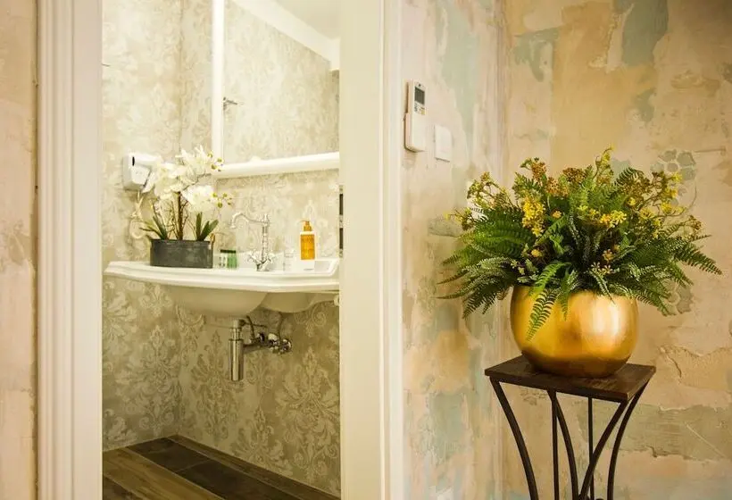 デラックススイート, Plaza Marchi Old Town Mag Quaint & Elegant Boutique Hotels