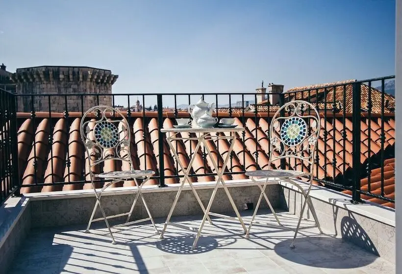 デラックススイート, Plaza Marchi Old Town Mag Quaint & Elegant Boutique Hotels