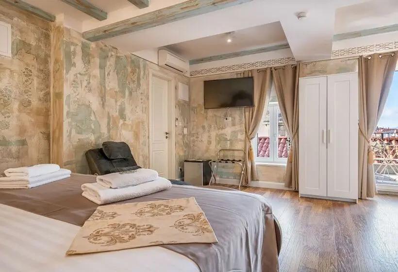 デラックススイート, Plaza Marchi Old Town Mag Quaint & Elegant Boutique Hotels