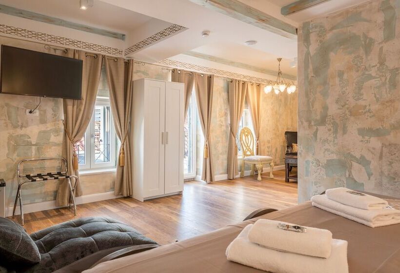 سوییت لوکس, Plaza Marchi Old Town   Mag Quaint & Elegant Boutique Hotels