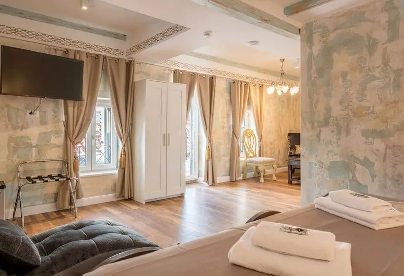 デラックススイート, Plaza Marchi Old Town Mag Quaint & Elegant Boutique Hotels