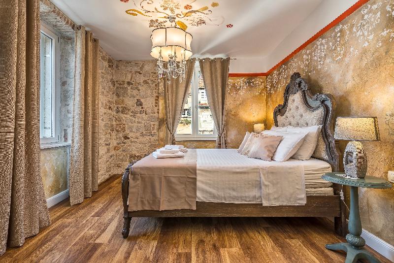 디럭스 룸, Plaza Marchi Old Town   Mag Quaint & Elegant Boutique Hotels