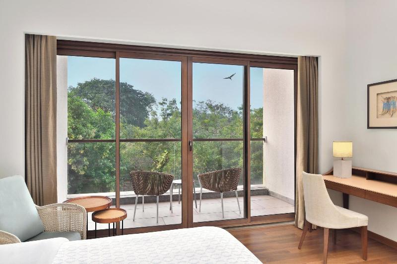 キングサイズベッドのスタンダードルーム, Sheraton Grand Chennai Resort & Spa