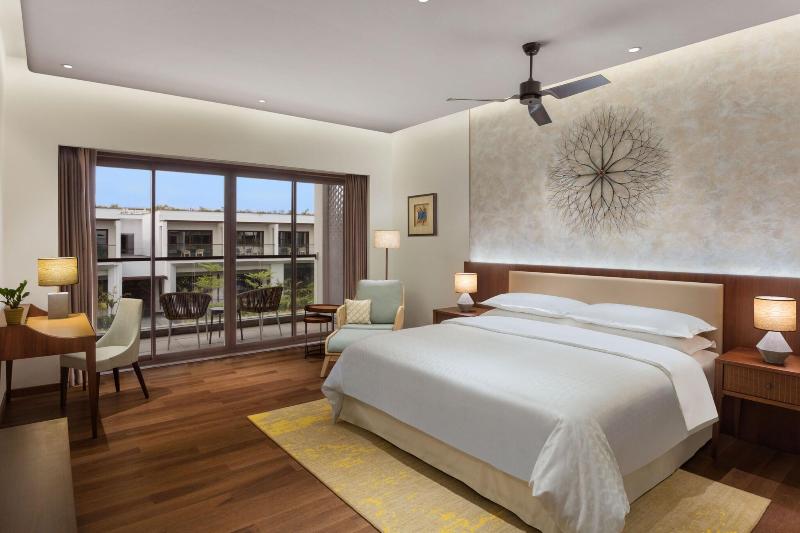キングサイズベッドのスタンダードルーム, Sheraton Grand Chennai Resort & Spa