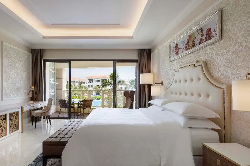 プールの見えるデラックスルーム, Sheraton Grand Danang Resort & Convention Center