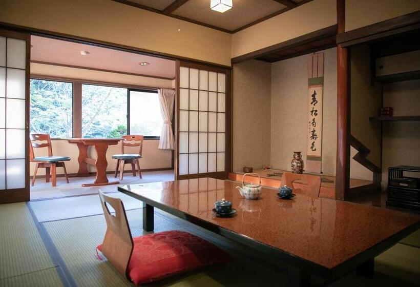 غرفة سوبيريور عائلية, Yumoto Ueyama Ryokan