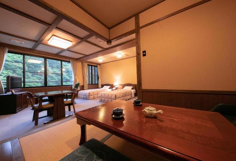 غرفة ديلوكس, Yumoto Ueyama Ryokan