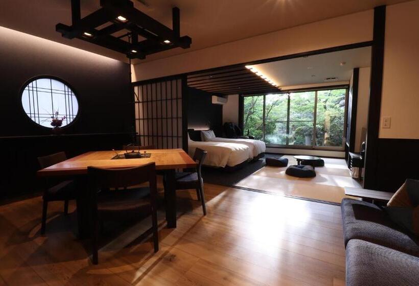 جناح إدارى, Yumoto Ueyama Ryokan