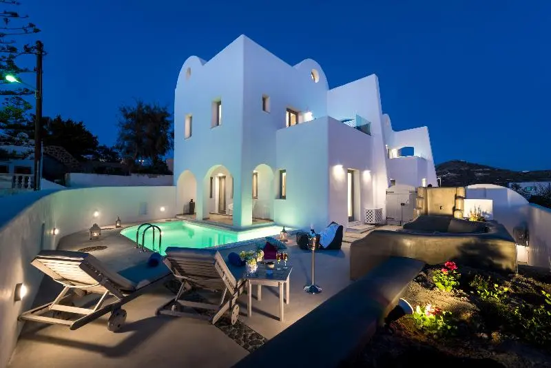 Suite with Pool, White Harmony Suites