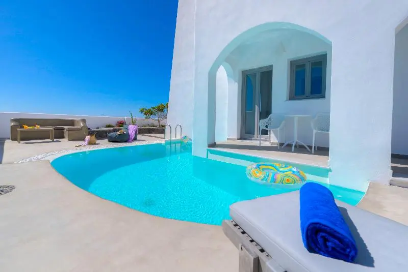 Suite with Pool, White Harmony Suites
