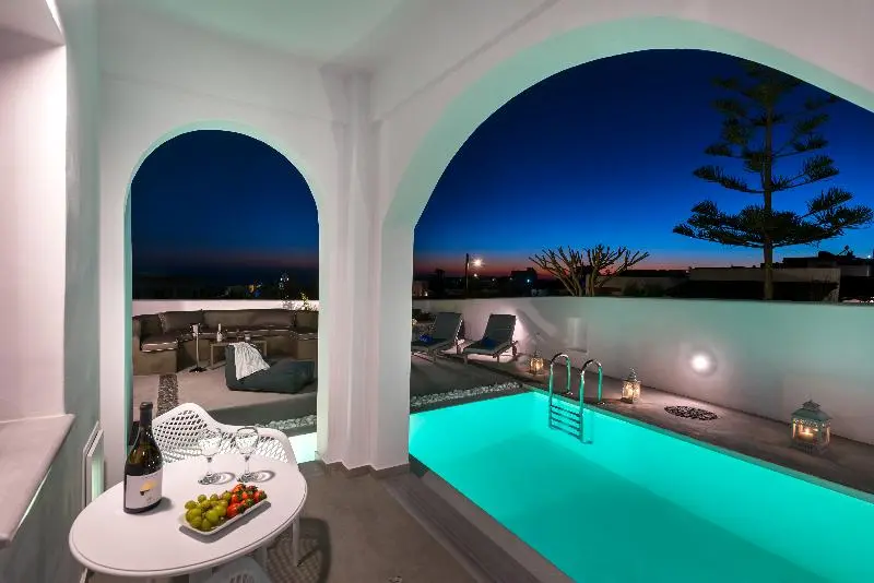 Suite with Pool, White Harmony Suites