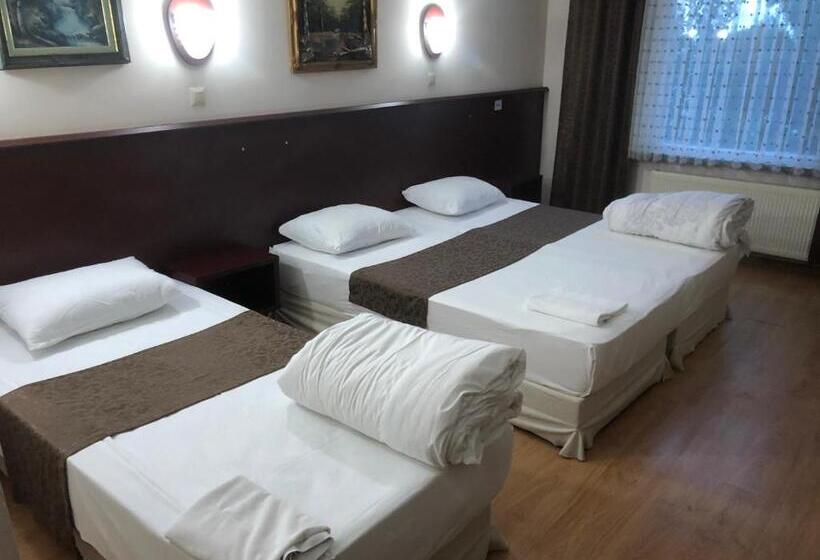 اتاق استاندارد سه نفره, Zarha Mountain Resort