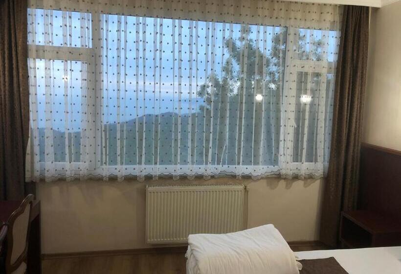 Camera Quadrupla Standard, Zarha Mountain Resort