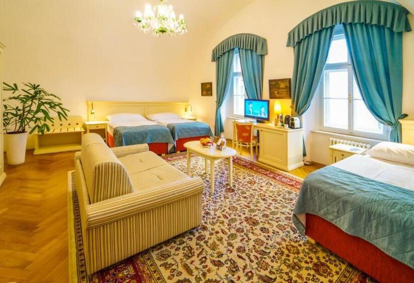 اتاق استاندارد چهار تخته, Josephine Old Town Square Hotel   Czech Leading Hotels