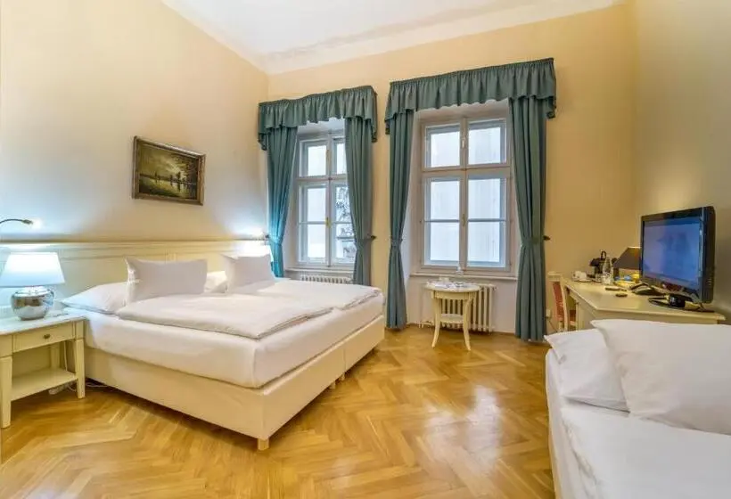 اتاق استاندارد یک نفره, Josephine Old Town Square Hotel Czech Leading Hotels
