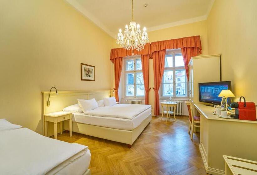 اتاق استاندارد سه نفره, Josephine Old Town Square Hotel Czech Leading Hotels