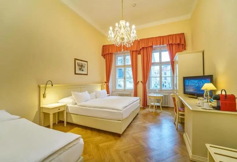 اتاق استاندارد سه نفره, Josephine Old Town Square Hotel Czech Leading Hotels
