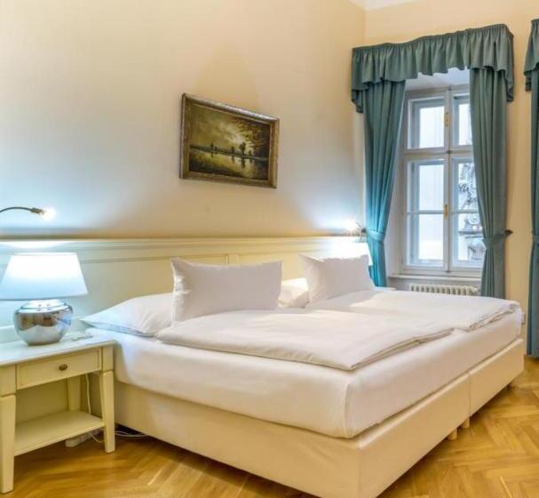 اتاق اکونومی, Josephine Old Town Square Hotel Czech Leading Hotels